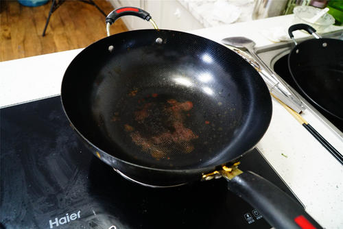 买来的铁锅容易生锈怎么办？